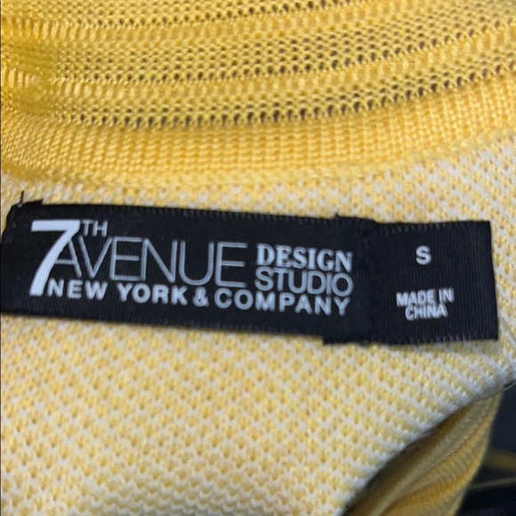 NY&C Yellow Floral Women's Top - Picture 4 of 6